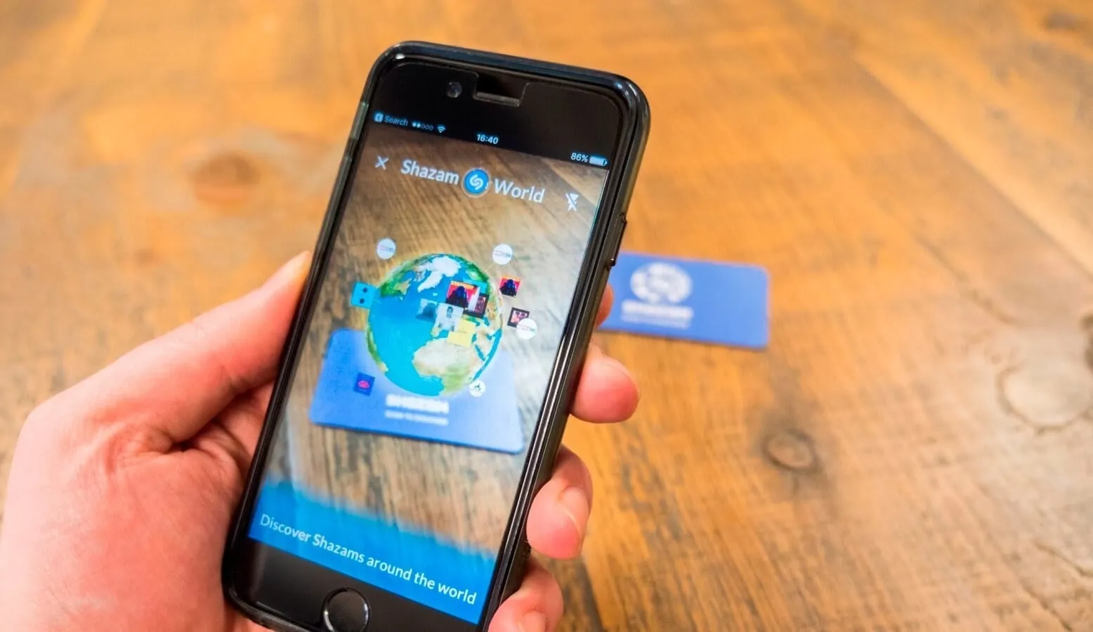 Learn with Sphere: Design Features in Augmented Reality (AR)